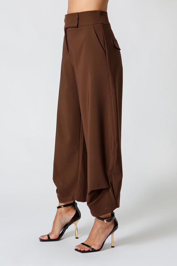 Calça Barrel De Alfaiataria Com Pregas Laterais