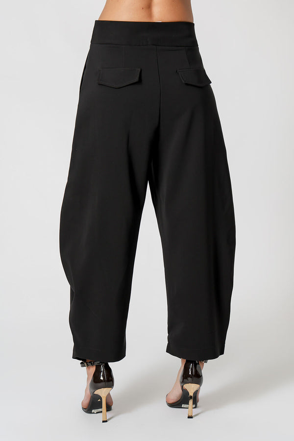 Calça Barrel De Alfaiataria Com Pregas Laterais