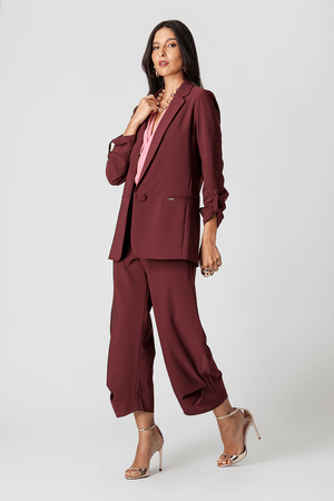 Calça Barrel De Alfaiataria Com Pregas Laterais