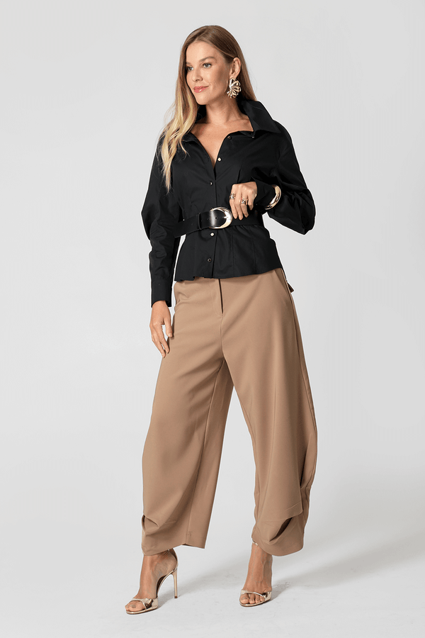 Calça Barrel De Alfaiataria Com Pregas Laterais