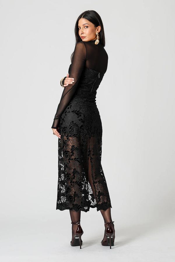 Top Strapless em Guippir