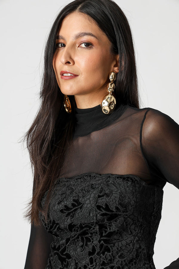 Top Strapless em Guippir