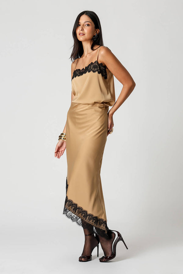 Blusa De Cetim Com Alça e Renda