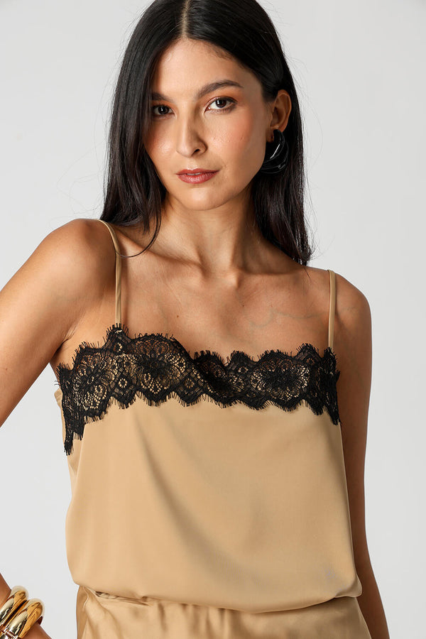 Blusa De Cetim Com Alça e Renda