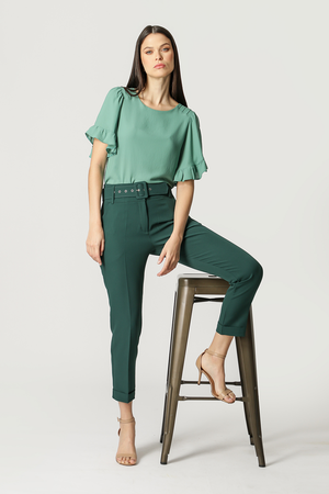 Calça Cenoura Alfaiataria com Cinto