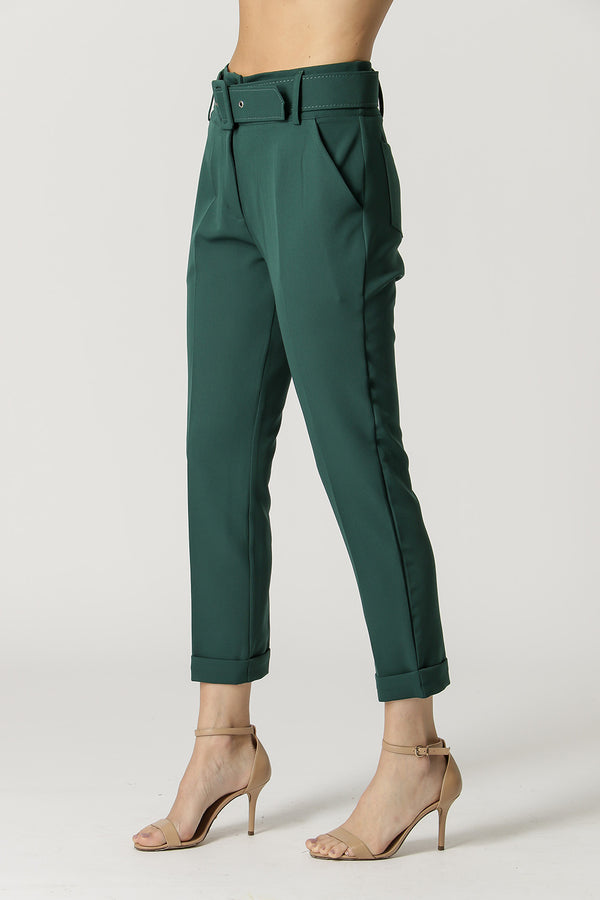 Calça Cenoura Alfaiataria com Cinto