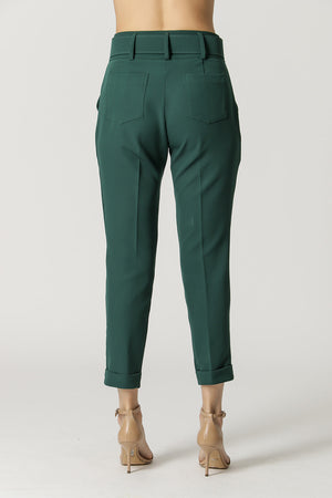 Calça Cenoura Alfaiataria com Cinto