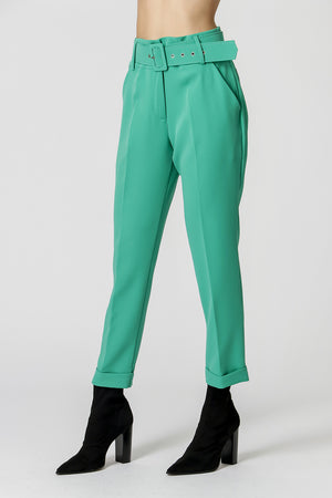 Calça Cenoura Alfaiataria com Cinto