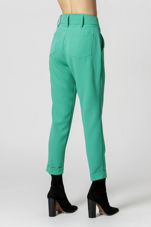 Calça Cenoura Alfaiataria com Cinto