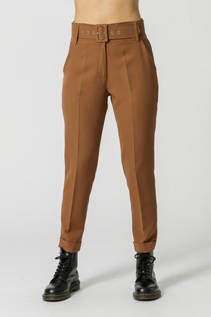 Calça Cenoura Alfaiataria com Cinto