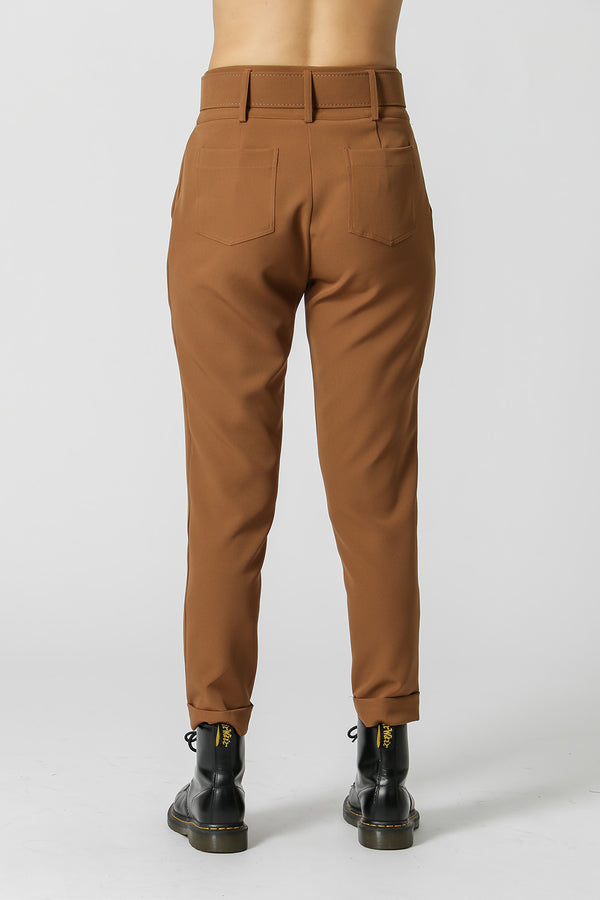 Calça Cenoura Alfaiataria com Cinto