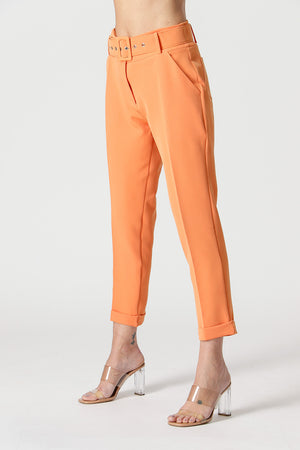 Calça Cenoura Alfaiataria com Cinto