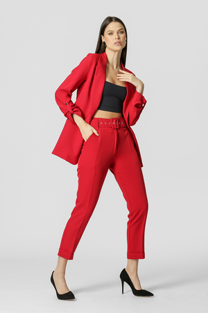 Calça Cenoura Alfaiataria com Cinto