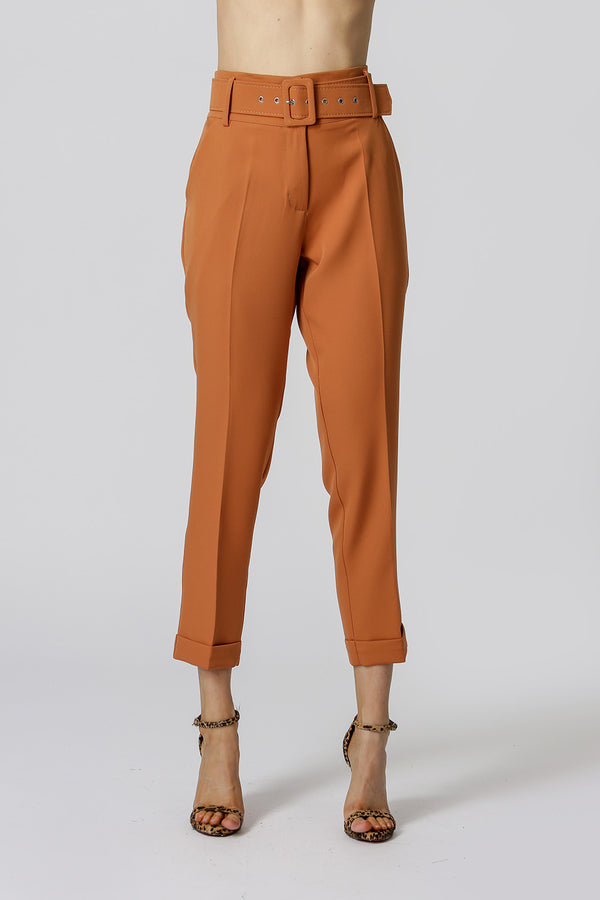 Calça Cenoura Alfaiataria com Cinto