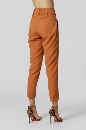 Calça Cenoura Alfaiataria com Cinto