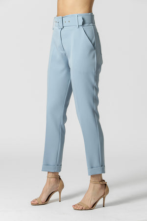 Calça Cenoura Alfaiataria com Cinto