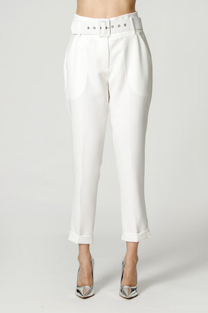 Calça Cenoura Alfaiataria com Cinto