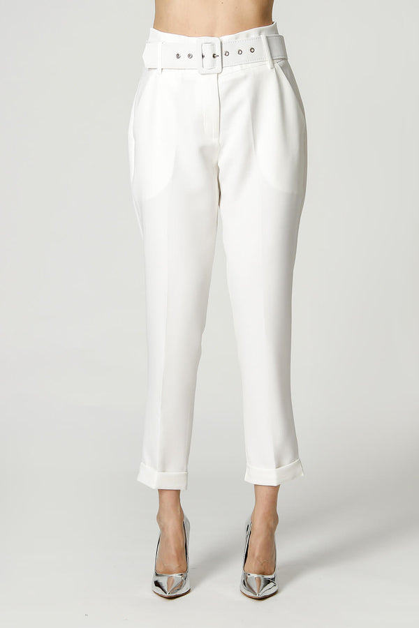 Calça Cenoura Alfaiataria com Cinto