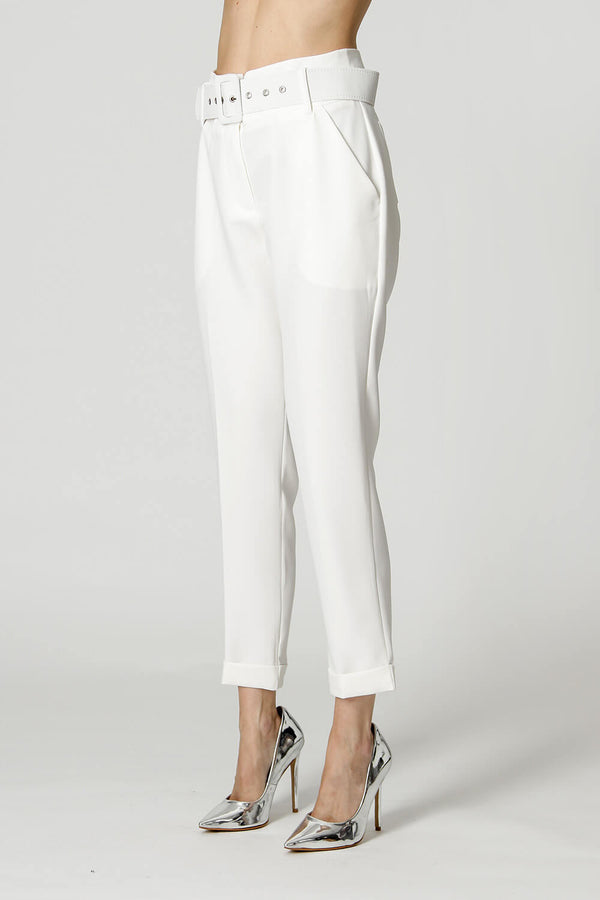 Calça Cenoura Alfaiataria com Cinto