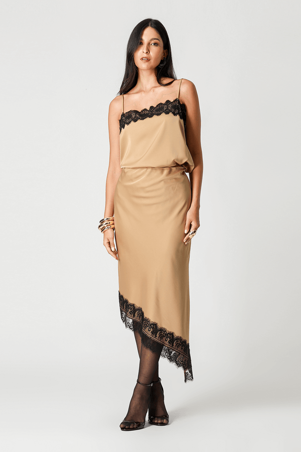 Saia Assimétrica Em Cetim Com Renda