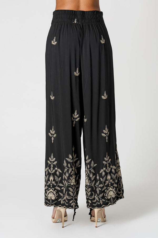 Calça Aladim Em Viscose Com Bordado