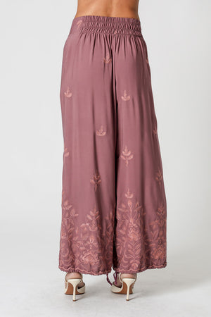 Calça Aladim Em Viscose Com Bordado