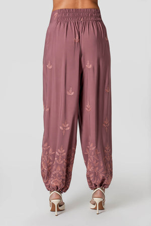 Calça Aladim Em Viscose Com Bordado