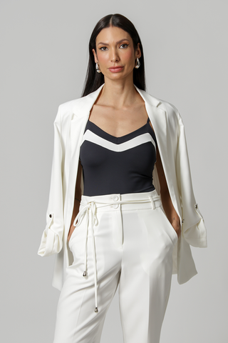 Body de malla con cuello en V Amni - NEGRO