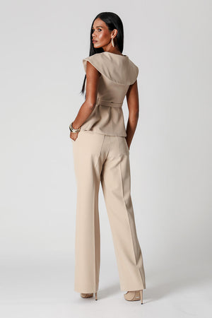 Blusa Peplum Alfaiataria com Gola Maxi