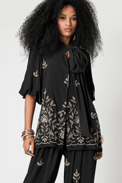 Camisa em Viscose Com Faixa e Bordado