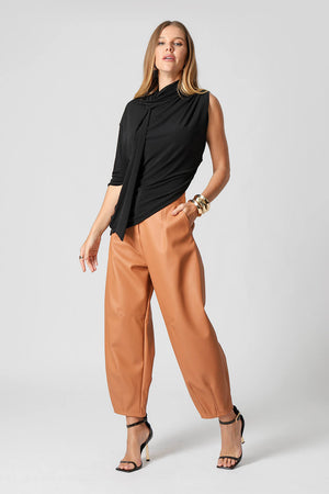 Blusa Assimétrica Ombro Único Em Malha ITY