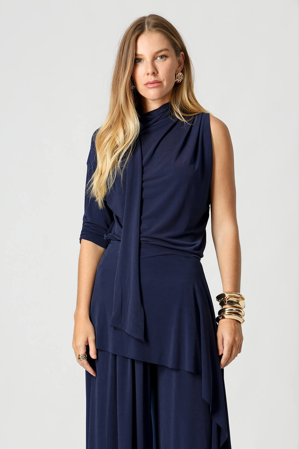 Blusa Assimétrica Ombro Único Em Malha ITY