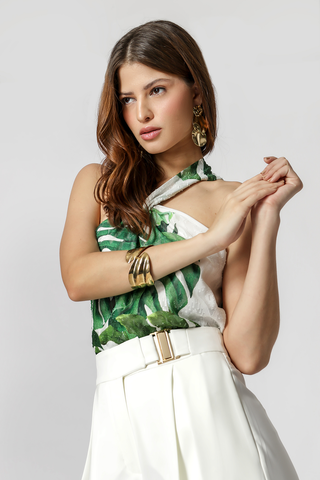 Blusa estampada con escote torcido - VERDE 4090