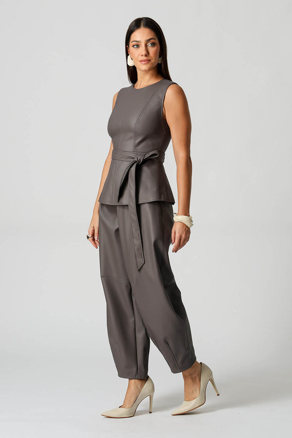 Blusa Peplum em Couro Sintético Com Faixa