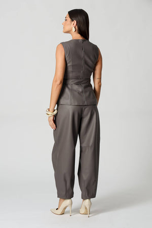 Blusa Peplum em Couro Sintético Com Faixa
