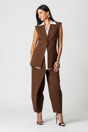 Colete e Blusa Alfaiataria com Ombreiras