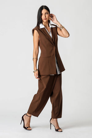 Colete e Blusa Alfaiataria com Ombreiras