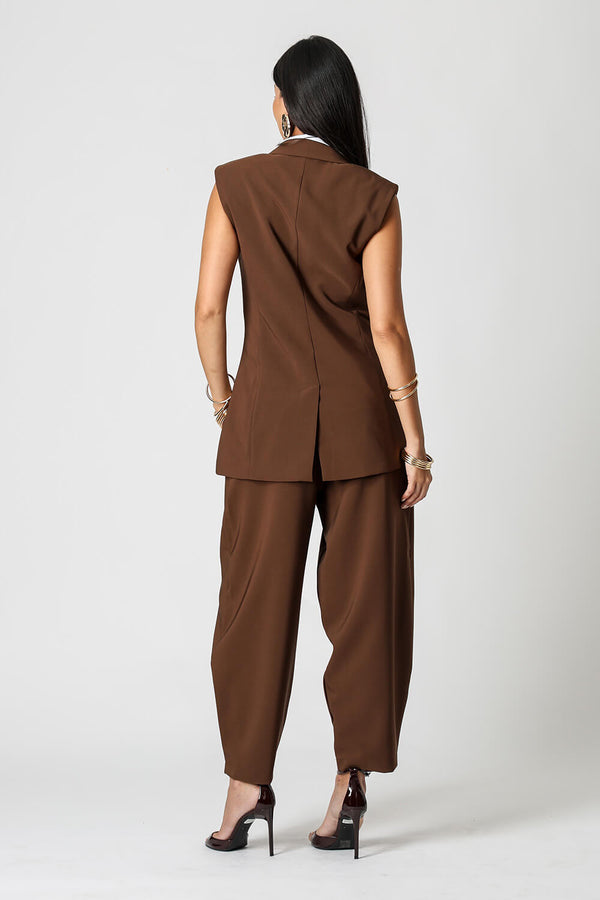 Colete e Blusa Alfaiataria com Ombreiras