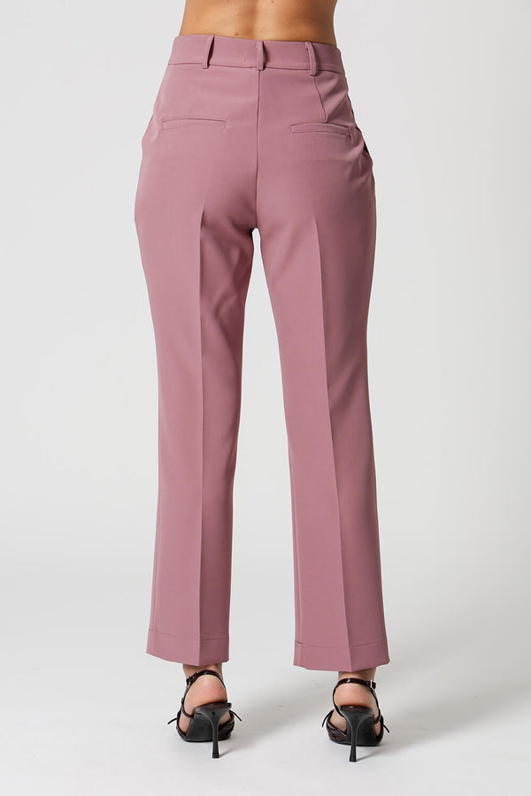 Calça Reta Com Recorte Frontal