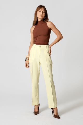Calça Reta Com Recorte Frontal - AMARELO CL