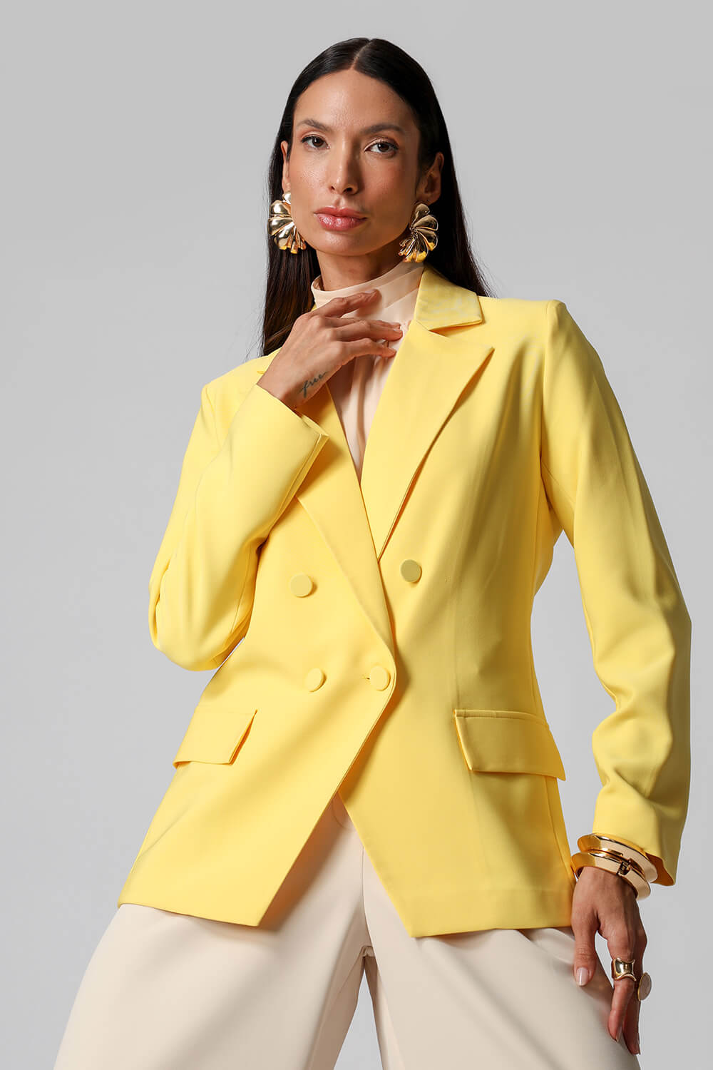 AMARELO