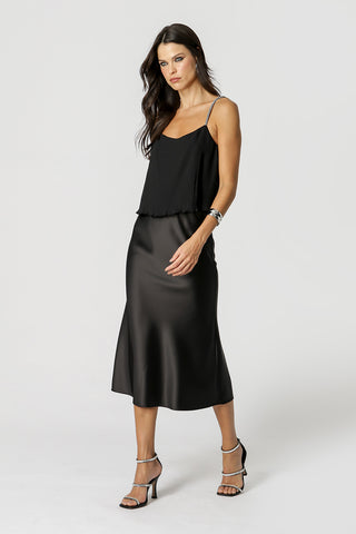 Blusa plisada con tirantes de pedrería - NEGRO