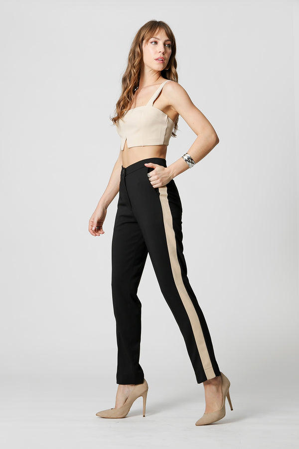Top Com Detalhe De Fenda