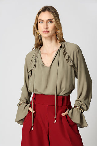 Blusa con detalle de volante - MUSGO CLARO