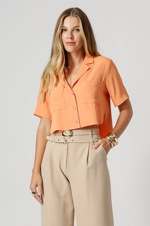 Camisa Cropped Com Bolsos