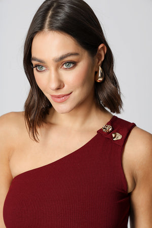 Blusa Ombro Único Botões Dourados Diferenciados