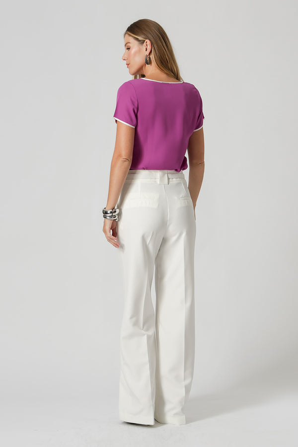 Blusa Com Detalhes Contrastante