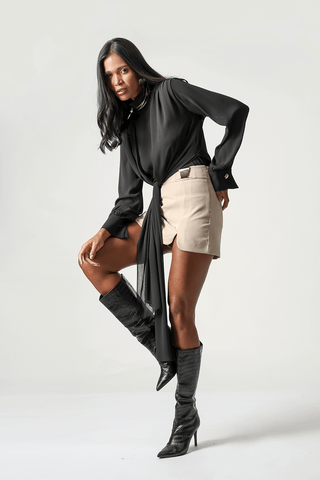 Blusa con pañuelo - NEGRO
