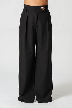 Calça Minimalista Alfaiataria com Botão Dourado