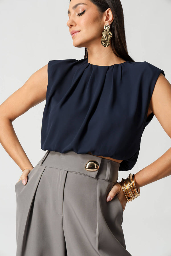 Calça Minimalista Alfaiataria com Botão Dourado
